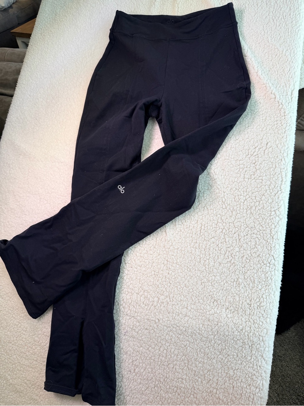 ALO Yoga Black Women's Jeggings with Subtle Logo